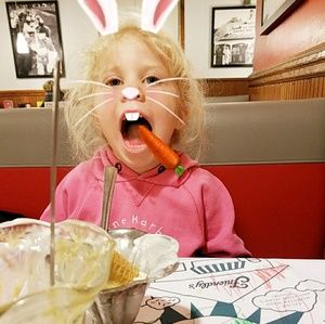 Meet your Posher, Danielle